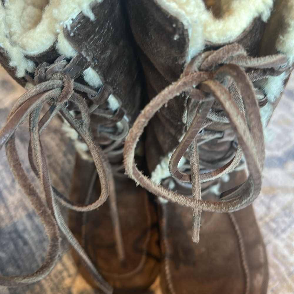 UGG Tularosa Boot - Picture 11 of 12